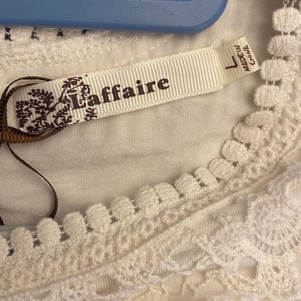 Laffaire Elegant Cream Lace Top ๐ - Picture 4 of 11